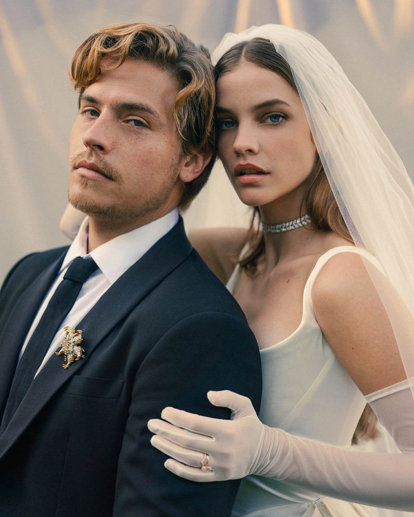 Mãn nhãn với đám cưới tráng lệ của người nổi tiếng: Bánh cưới treo ngược  độc đáo có giá gần 55 triệu, trang sức váy áo cô dâu tiêu tốn tới 58