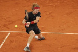 Nóng ATP 500 Hamburg Open: Rublev - Ruud thoát hiểm, Zverev thắng dễ