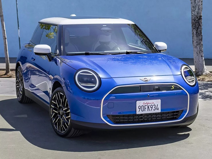 Độc đáo bên trong khoan nội thất của mẫu xe MINI Cooper EV - 3