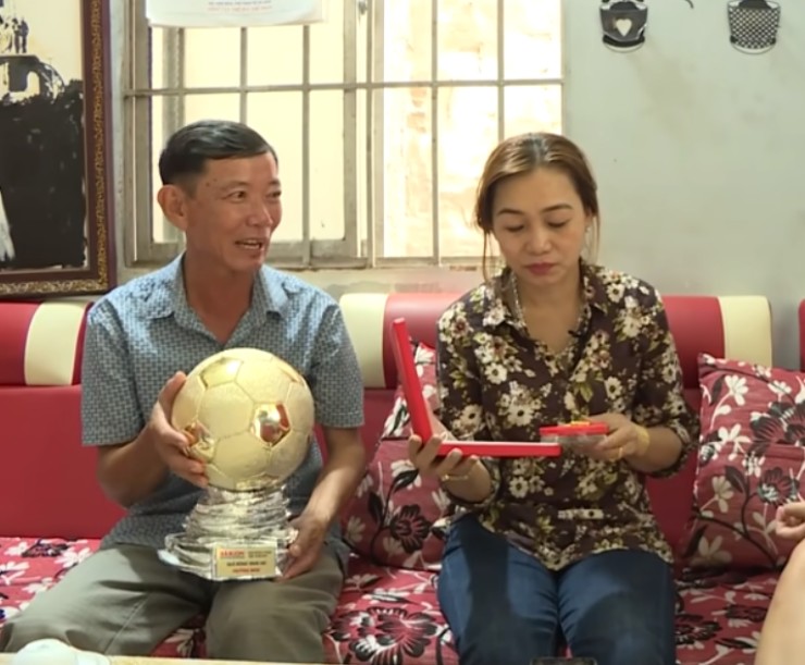 Nhà ở quê của Thanh Nhã giản dị, Huỳnh Như chi 2 tỷ xây nhà, mở quán cà phê cho bố mẹ