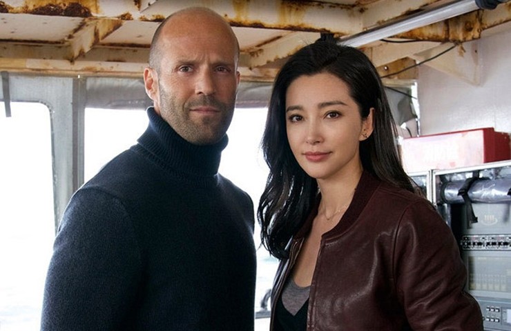 Trong dàn người đẹp nóng bỏng, đóng cặp với&nbsp;Jason Statham còn có Lý Băng Băng với bộ phim&nbsp;hành động, viễn tưởng &#34;Cá mập siêu bạo chúa&#34;.
