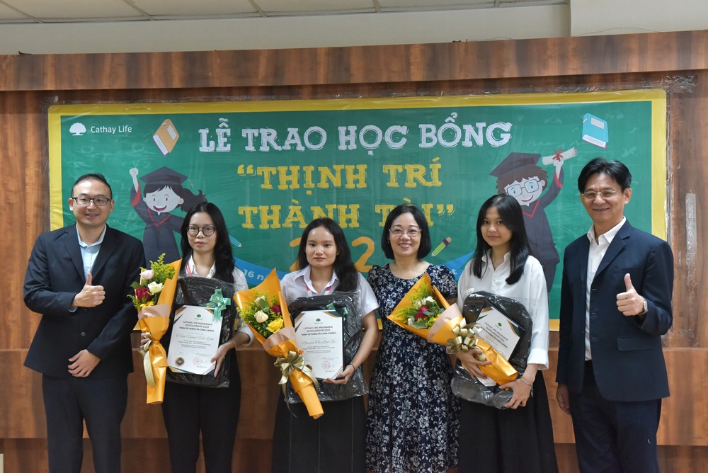 Cathay Life Việt Nam tổ chức lễ trao học bổng “Thịnh trí thành tài cùng Cathay” lần thứ 16 - 2