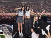 Nhạc - Concert BLACKPINK tại Hà Nội: Cận cảnh sân khấu trước giờ diễn, khu standing xếp đầy ghế ngồi