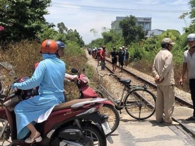 Đi giữa đường sắt, 1 nam thanh niên bị tàu hỏa tông tử vong