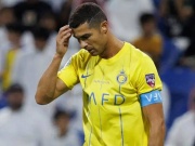 Bóng đá - Al Nassr hòa bạc nhược, Ronaldo ném chai nước vào người quay phim