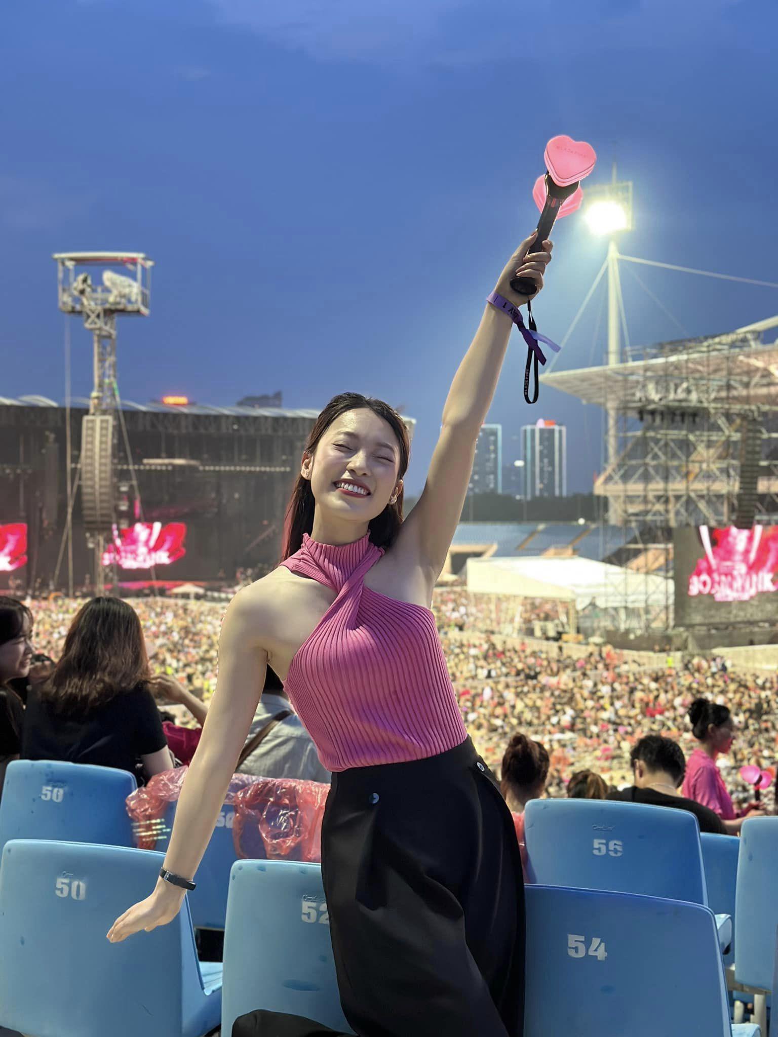 Không phải Hoàng Thùy Linh, đây mới là sao nữ được nhắc tới nhiều nhất sau concert Blackpink - 3