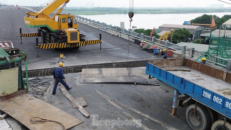 Toàn cảnh tăng tốc thi công cầu hơn 2.500 tỷ đồng vượt sông Hồng - 7