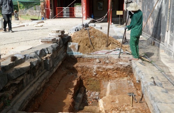 Phát lộ nhiều dấu tích khi khai quật khảo cổ ngôi điện Cần Chánh gần 220 năm tuổi - 2