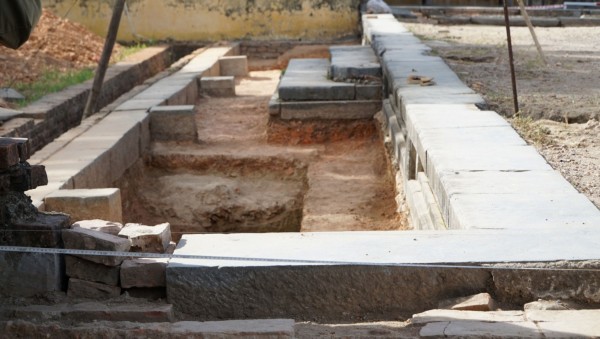 Phát lộ nhiều dấu tích khi khai quật khảo cổ ngôi điện Cần Chánh gần 220 năm tuổi - 3