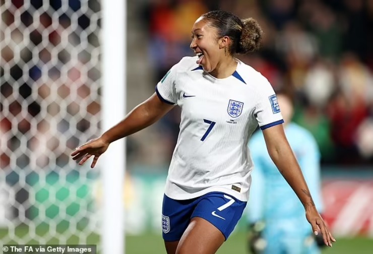 Em gái SAO Chelsea &#34;gây sốt&#34; World Cup: Ghi 3 bàn toàn siêu phẩm, đua Vua phá lưới - 1