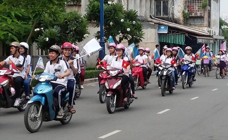 Hoc sinh cap 3 co duoc mua xe phan khoi lon khong - 3