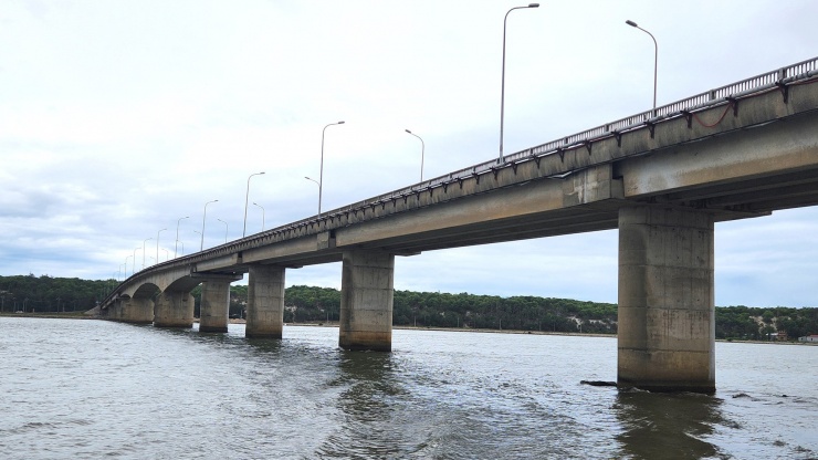 Tháng 8/2010, cầu Tam Giang hoàn thành xây dựng, khánh thành, đưa vào sử dụng, nối thông hai bờ phá Tam Giang đoạn gần cửa biển Thuận An; trở thành cây cầu cuối cùng nối liền toàn bộ hệ thống Quốc lộ 49B từ huyện Phong Điền (phía Bắc) đến huyện Phú Lộc (phía Nam) tỉnh TT-Huế.