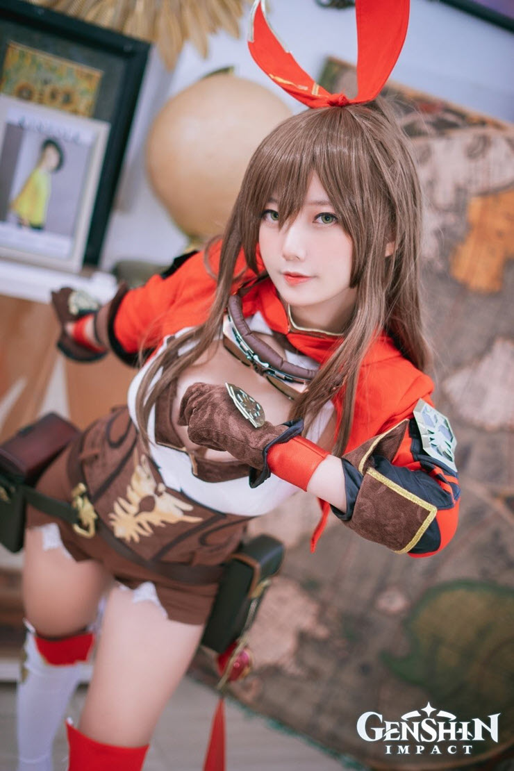 &#34;Bỏng mắt&#34; với màn cosplay Amber game Genshin Impact đẹp khó cưỡng - 7