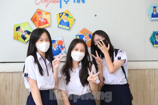 Hơn 4.500 học sinh trúng tuyển vào 10 'bỏ' trường công, TPHCM đề xuất tuyển bổ sung - 1