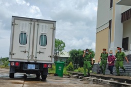 Đâm chết anh họ vì nhiều lần thấy sàm sỡ vợ mình