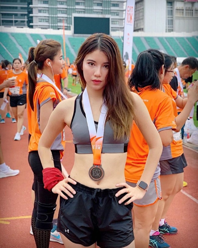 Jutapas Champawan, 26 tuổi là người đẹp đam mê chạy bộ ở Thái Lan.
