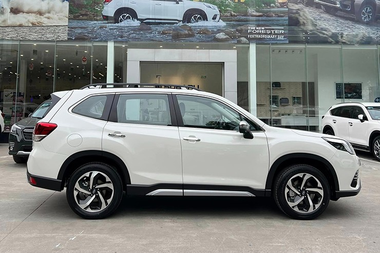 Subaru Forester ưu đãi 100% phí trước bạ, quyết &#34;giành khách&#34; với Honda CR-V - 4