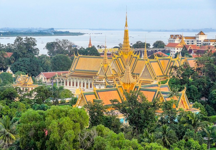 Phnôm Pênh:&nbsp;Thủ đô của Campuchia là nơi luôn tấp nập du khách. Hãy nhớ ghé thăm ngôi chùa Wat Phnom để có không gian và thời gian suy ngẫm về thành phố tuyệt vời này.
