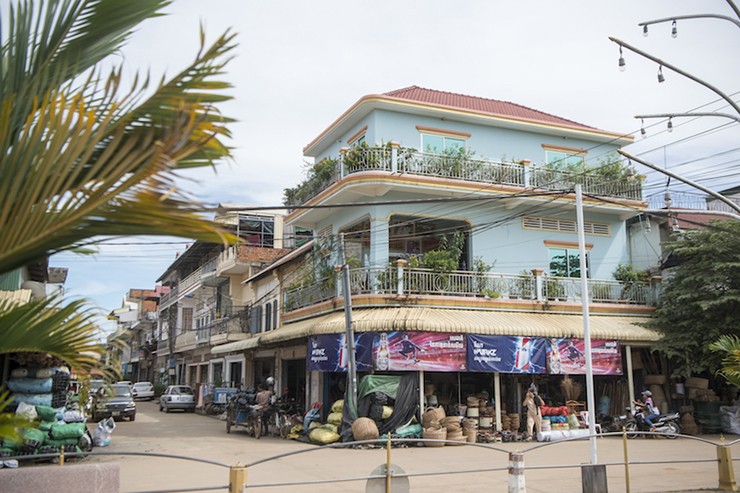 Kampong Thom: Nằm giữa Siem Reap và Phnom Penh, Kampong Thom ít được chú ý tới&nbsp;nhưng thành phố này có nhiều điều thú vị. Những trang trại nhỏ và cánh đồng lúa đẹp như tranh vẽ tạo nên môi trường hoàn hảo cho các loài chim và động vật hoang dã.
