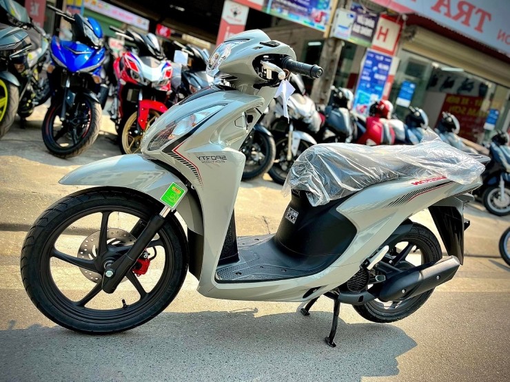 Bảng giá Honda Vision đầu tháng 8/2023, chênh 900 nghìn đồng - 1