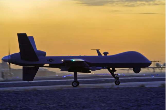 Một máy bay không người lái MQ-9 Reaper tại sân bay Kandahar, Afghanistan. (Ảnh: Reuters)