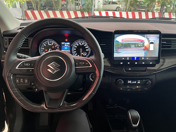 Suzuki Ertiga Hybrid được ưu đãi chính hãng đến 100 triệu đồng
