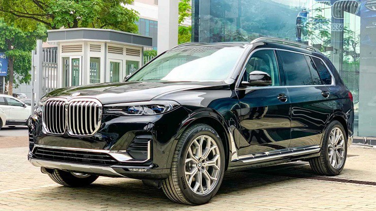 Hiện mẫu&nbsp;X7 của BMW cũng có giá bán thực tế thấp hơn tới 1 tỷ đồng so với giá niêm yết của bản LCI (facelift) ra mắt vào tháng 4