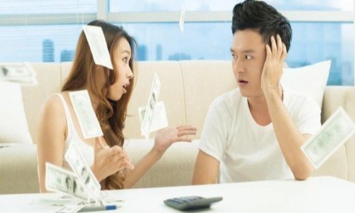 Lương gấp đôi chồng nhưng tôi vẫn bị chê vô dụng - 1