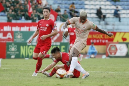 Hàng thủ Viettel "bị vỡ vụn" thua đậm Công an Hà Nội, trợ lý HLV thừa nhận đối thủ hay hơn