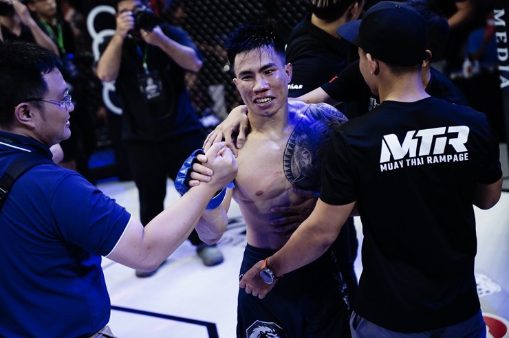 Kịch tính 8 trận MMA Việt Nam: Văn Nam bảo vệ thành công đai vô địch - 2