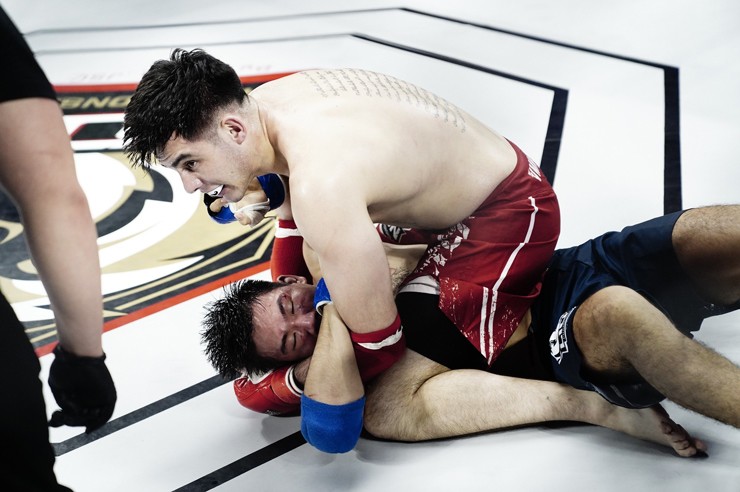 Nóng bỏng MMA Việt Nam: 5 trận knock-out, cựu lính Mỹ thắng ấn tượng - 2