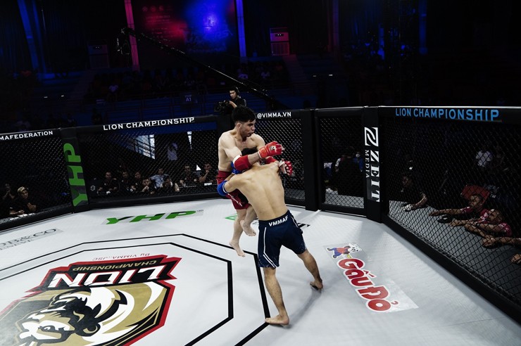 Nóng bỏng MMA Việt Nam: 5 trận knock-out, cựu lính Mỹ thắng ấn tượng - 1