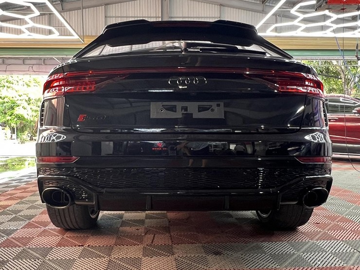 Audi Q8 RS độcc nhất Việt Nam có giá bán gần 10 tỷ đồng về tay chủ nhân mới