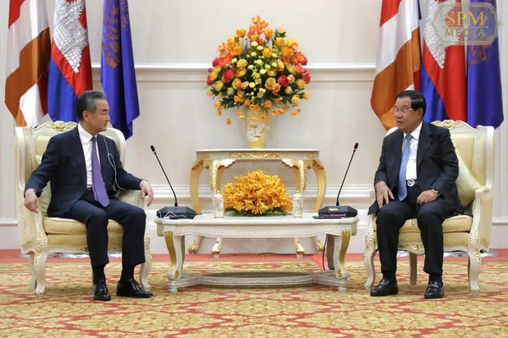 Thủ tướng Hun Sen và ông Hun Manet tiếp ông Vương Nghị - 1