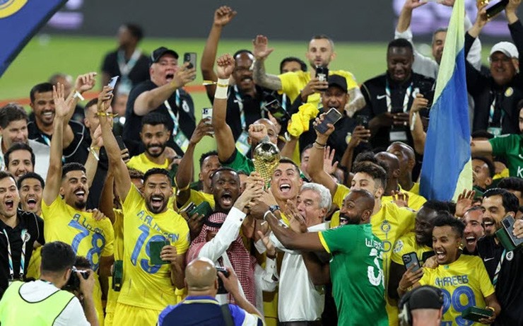 Ronaldo won "Scorer", excitedly celebrating his first title with Al Nassr - 2