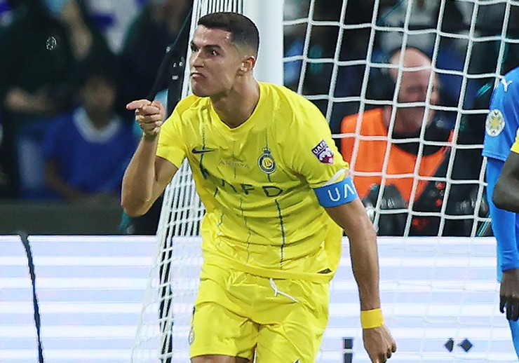 Ronaldo ăn mừng khá khiêu khích khi gỡ hòa cho Al Nassr