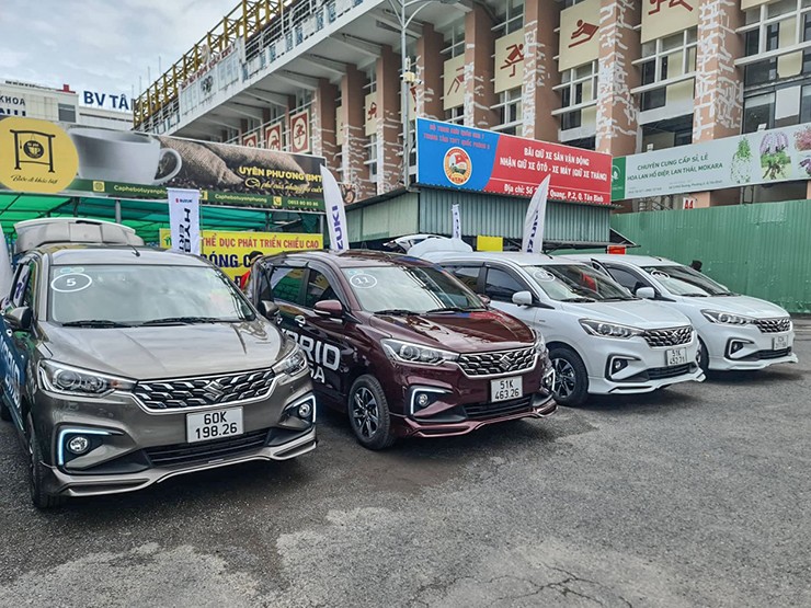 Suzuki Ertiga Hybrid tiếp tục giảm giá 100 triệu đồng để thu hút khách hàng