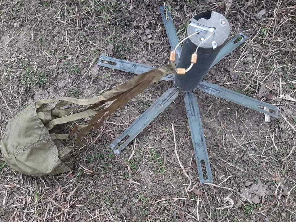 Binh sĩ Ukraine nói về loại mìn Nga gây lo sợ nhất, kích hoạt phóng ra 1.850 mảnh kim loại - 2