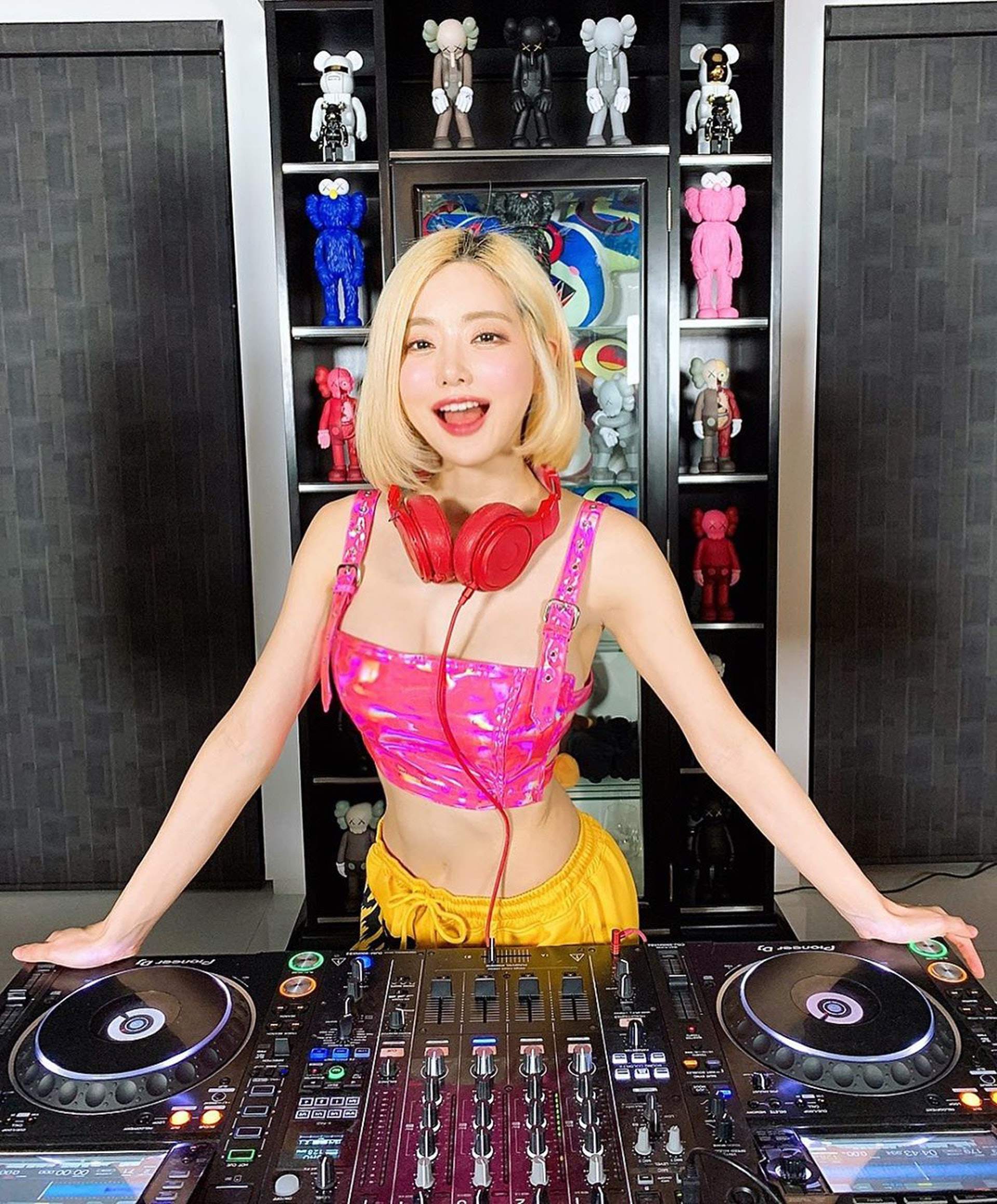 DJソーダ、日本のウォーターミュージックフェスティバルで痴漢に遭い、ショックを受け動揺しながら退場 - 5