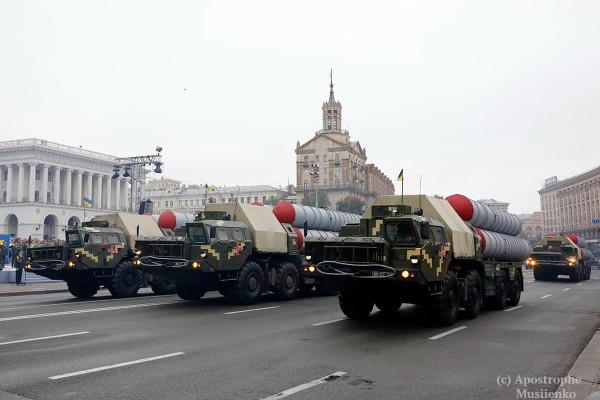 Trận địa S-300 Ukraine nổ lớn sau đòn tập kích của Nga - 1