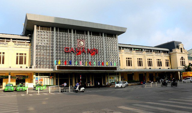 Vé máy bay, tàu hỏa 