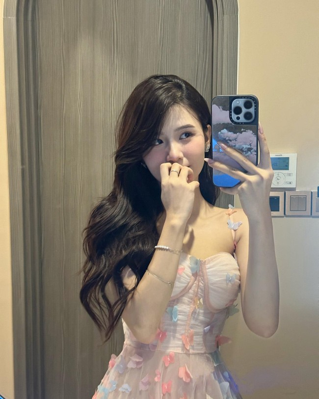 Hot girl Hà thành ngày càng khẳng định tài năng của mình bằng việc xuất hiện nổi bật trong nhiều bộ phim ăn khách.&nbsp;
