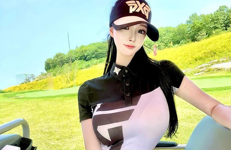 Thời gian gần đây, Seo Yoo A&nbsp;kết thân với bộ môn golf giữ dáng.&nbsp;
