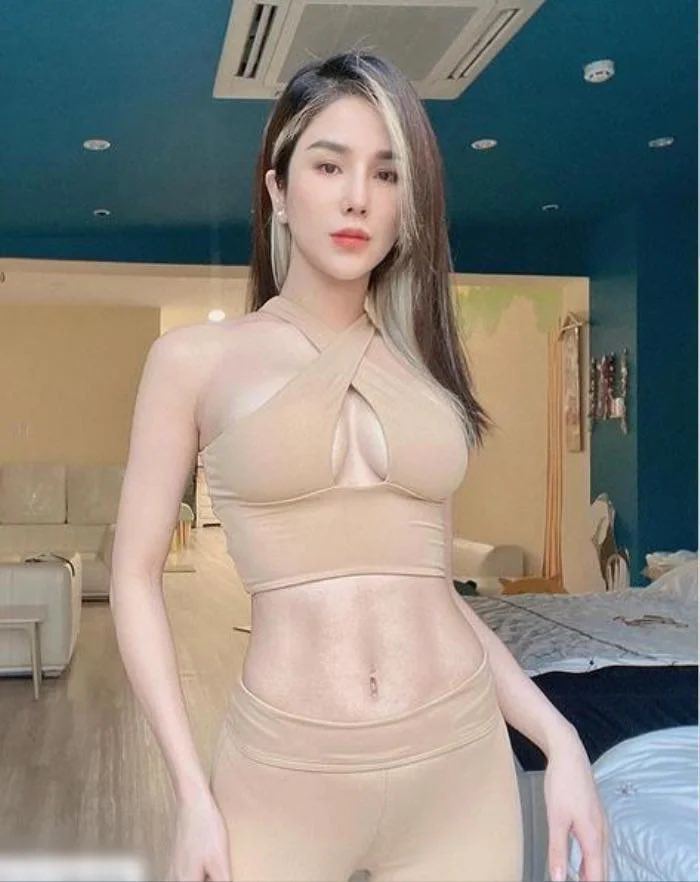 Để diện&nbsp;đồ màu nude đẹp cần người mặc phải có sự tiết chế hợp lý và gu thẩm mỹ trong việc lựa chọn trang phục.