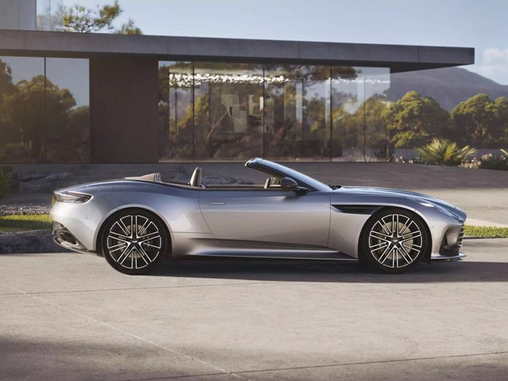 Aston Martin DB12 Volante ra mắt và có giá hơn 20 tỷ đồng khi về Việt Nam - 3