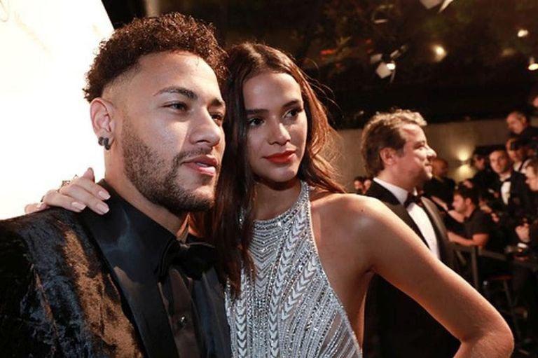 Bruna Marquezine được biết tới là tình cũ Neymar