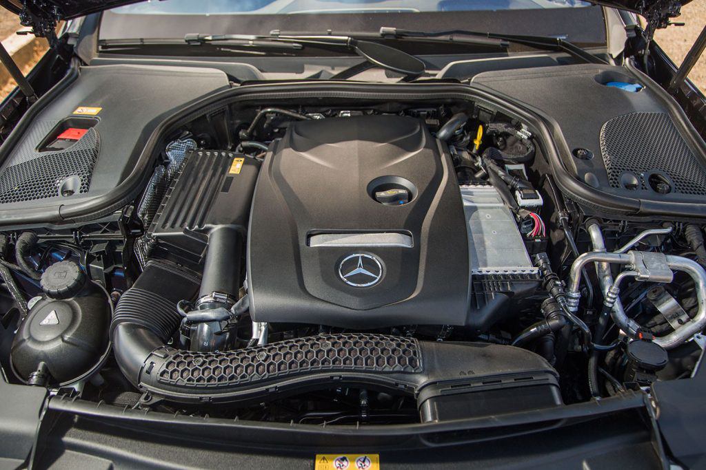 2 tỷ nên chọn Mercedes-Benz C300 AMG hay Lexus IS300 Standard? - 5