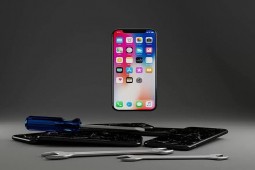 Vì sao nhiều người ngày càng đổ xô mua iPhone tân trang