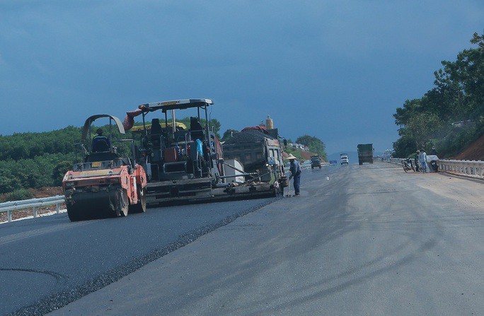 Nhà thầu huy động tối đa lực lượng để đẩy nhanh tiến độ