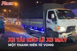 Video: Xe tải kéo xe máy đi hàng chục mét, một thanh niên tử vong